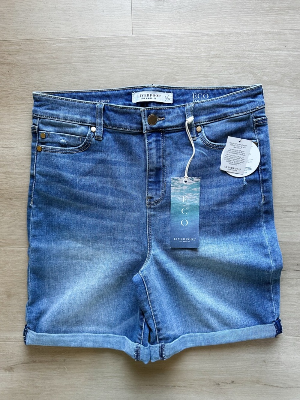 Liverpool Medium Wash High Rise Short Size 8